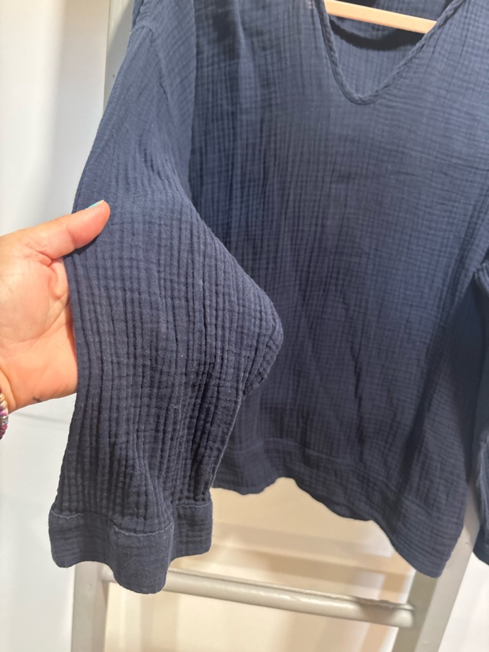 J.Jill Med Deep Navy Gauze V-Neck Hoodie, fall, athleisure, cabin core, normcore - Picture 3 of 11